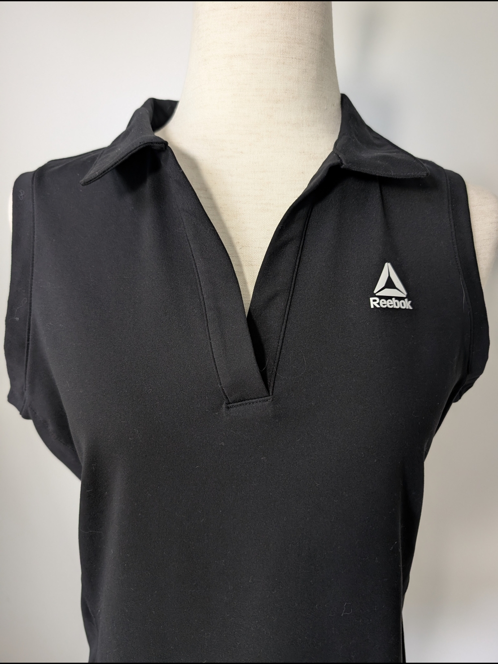 Reebok Black Sleeveless Polo Tank with Logo Size Medium